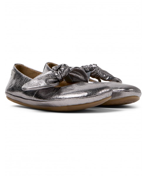 Camper - Right Nina K800434-021 Grey Leather Camper - Right Nina K800434-021 Grey Leather