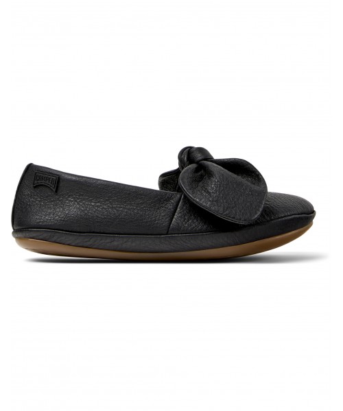 Camper - Right Nina K800434-022 Black Leather Camper - Right Nina K800434-022 Black Leather