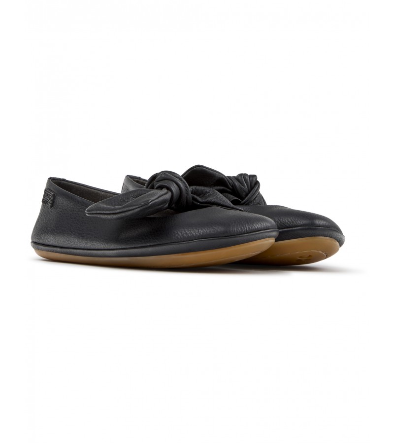Camper - Right Nina K800702-006 Black Leather Camper - Right Nina K800702-006 Black Leather