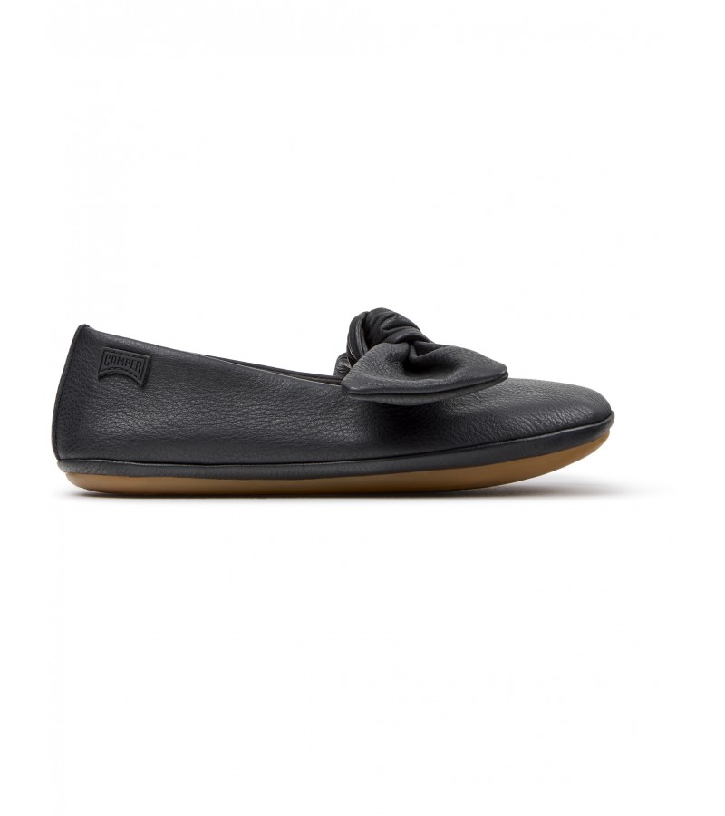 Camper - Right Nina K800702-006 Black Leather Camper - Right Nina K800702-006 Black Leather