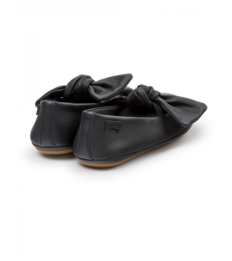 Camper - Right Nina K800702-006 Black Leather Camper - Right Nina K800702-006 Black Leather