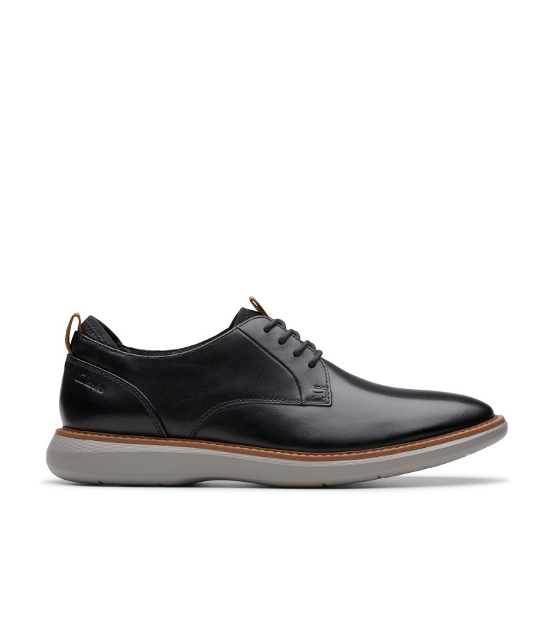 Clarks - Brantin Plain Black Leather