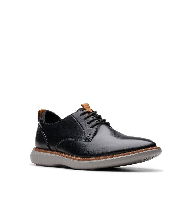 Clarks - Brantin Plain Black Leather