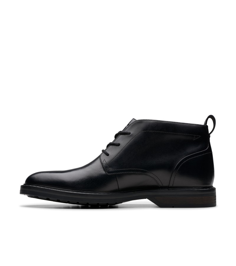 Clarks - Aldwin Chukka Black Leather Clarks - Aldwin Chukka Black Leather