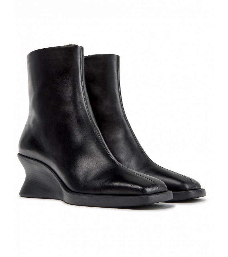 Camper - Louise K400838-001 Black Leather Camper - Louise K400838-001 Black Leather