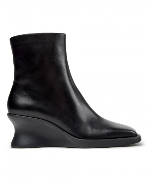Camper - Louise K400838-001 Black Leather Camper - Louise K400838-001 Black Leather