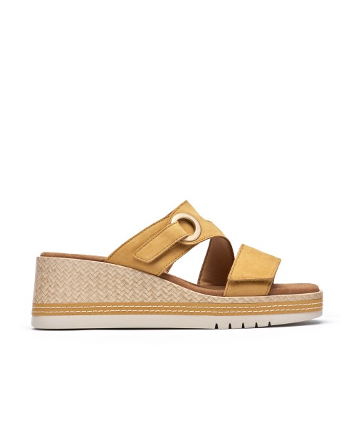 Clarks - Kidiki Cove Yellow Nubuck