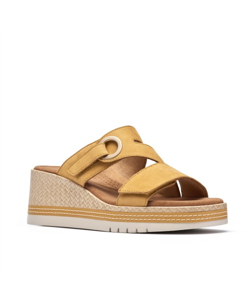 Clarks - Kidiki Cove Yellow Nubuck