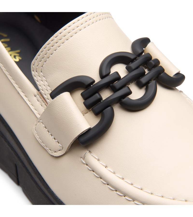 Clarks - Loriini Izzy Cream Leather