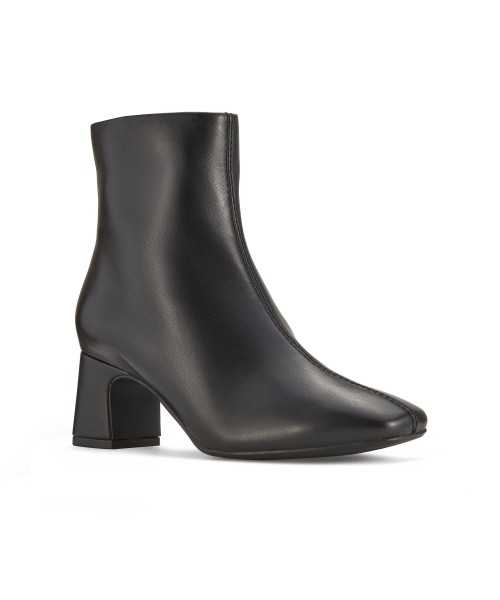 Clarks - Fernie Zip Black Leather Clarks - Fernie Zip Black Leather