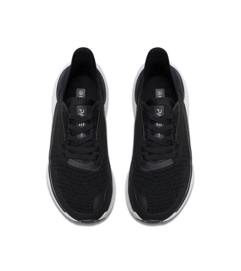 Clarks - Clarks Pace. Black/White